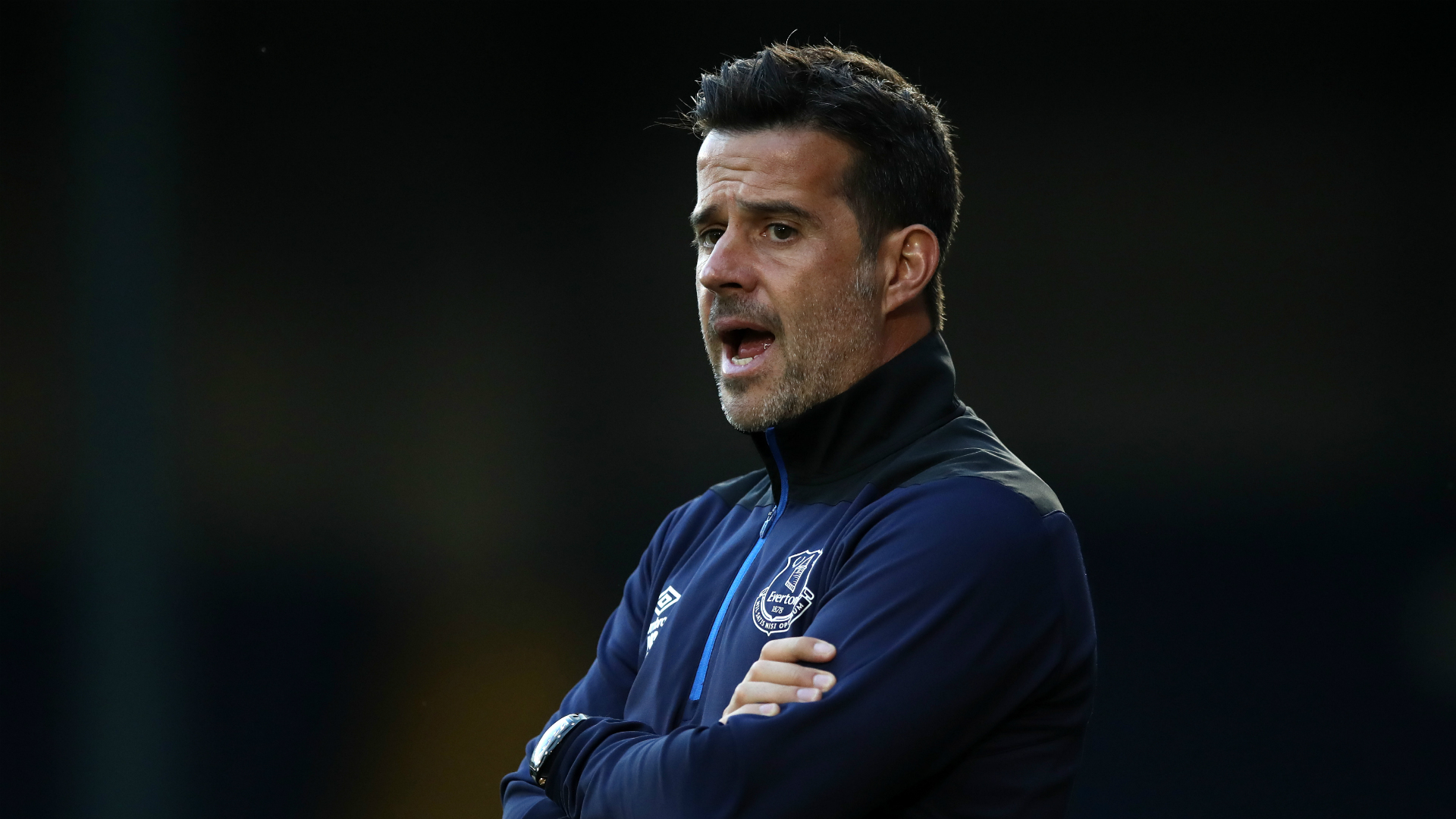 中作出的贡 中作出的贡